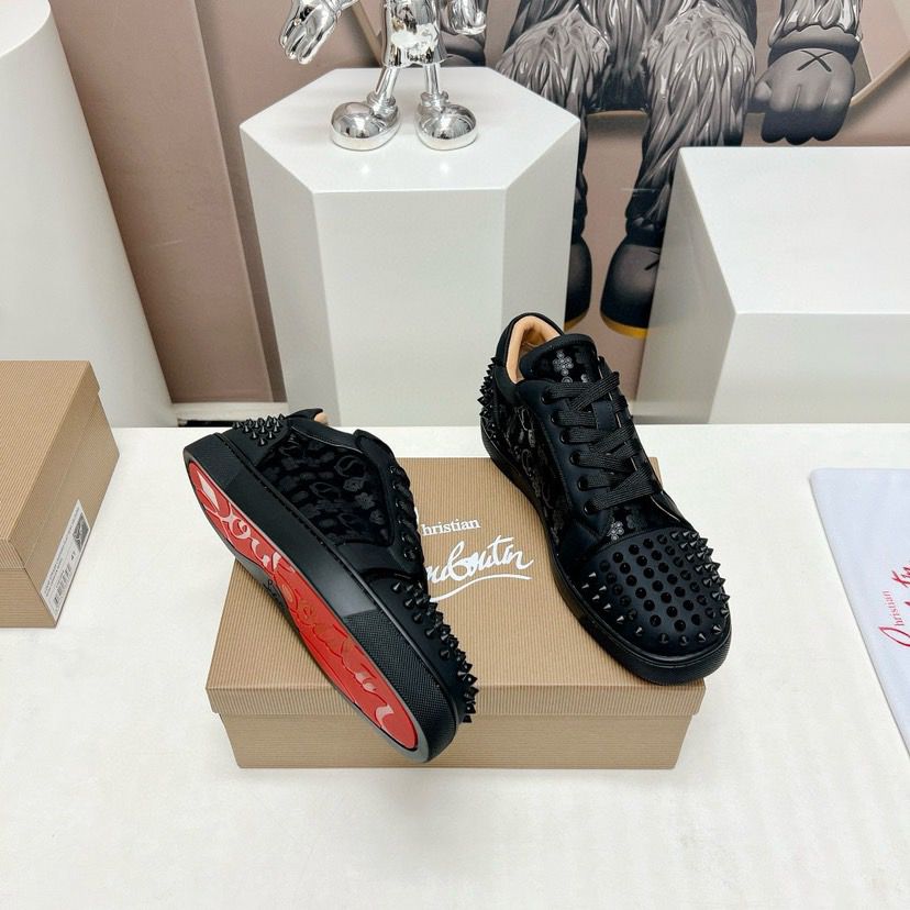 Christian Louboutin Louis Junior Spikes Low-Top Sneaker Black